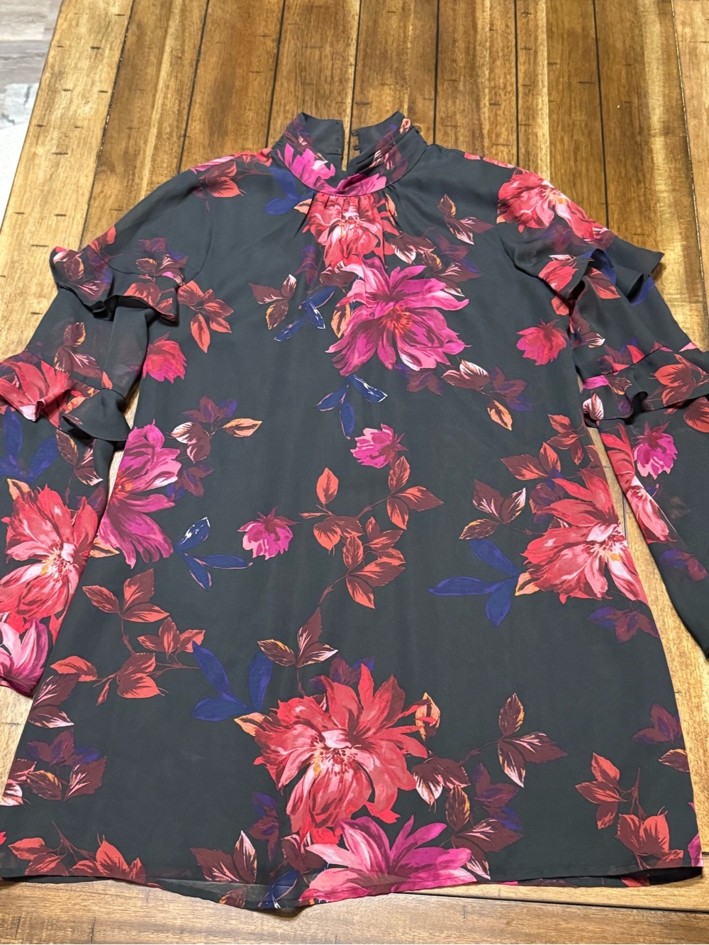 ALI & JAY Black Floral Ruffle-Sleeve Mock Neck Blouse